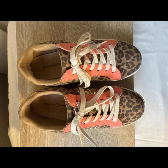Treasure & Bond Leopard Print Sneakers - Size 4 - Picture 4 of 10